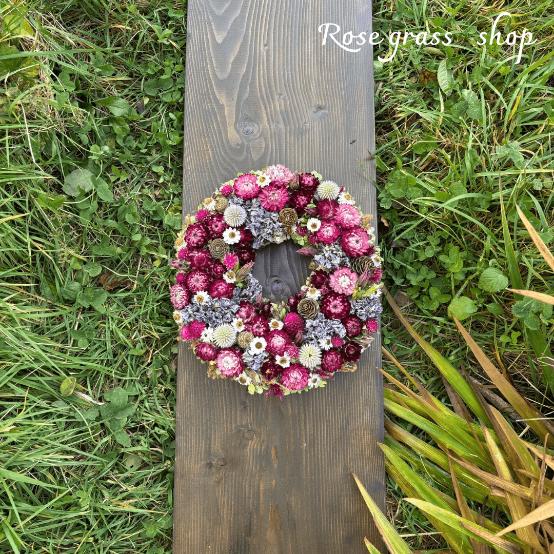 ベリーのようなドライフラワーリース1枚目の画像